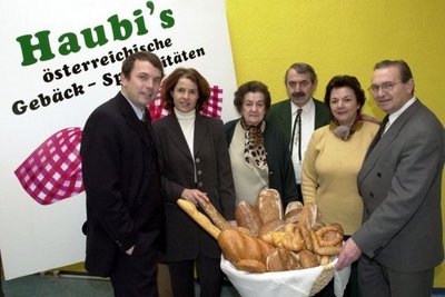 Die ersten Haubis Pressefotos entstehen 1999 mit Anton IV und Dorothea Haubenberger, Anna Haubenberger, Johann Haubenberger, Helene und Anton Haubenberger III.